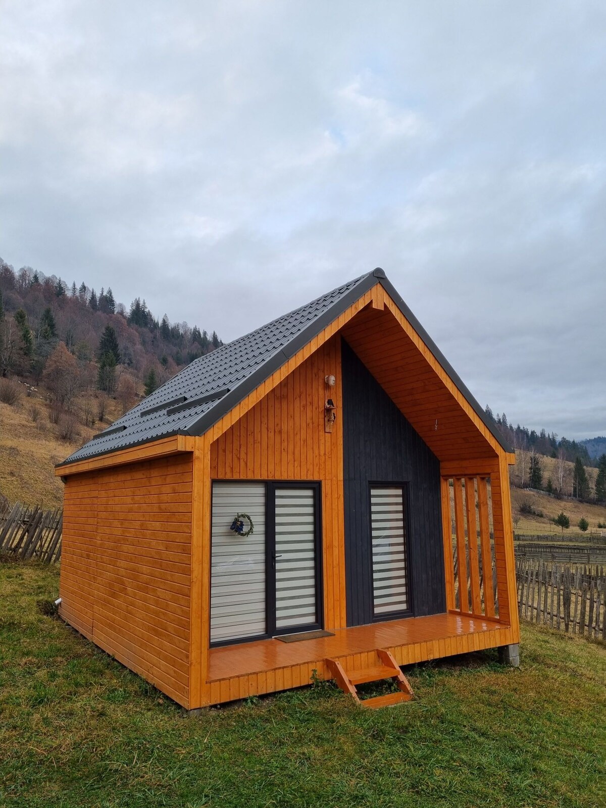 Small Raven Cabin