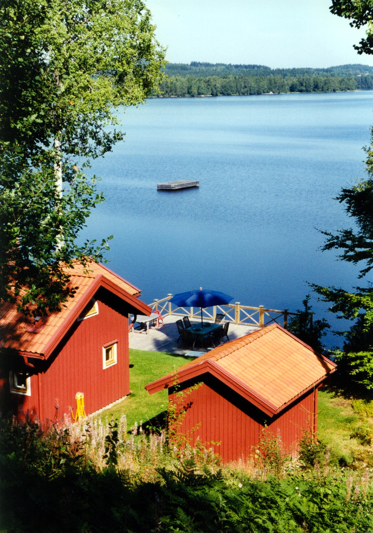 斯莫兰Skälsnäs大厦的湖畔别墅
