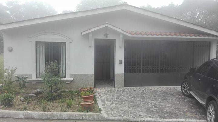 Casa  campestre y bosque cerca de Quetzaltenango