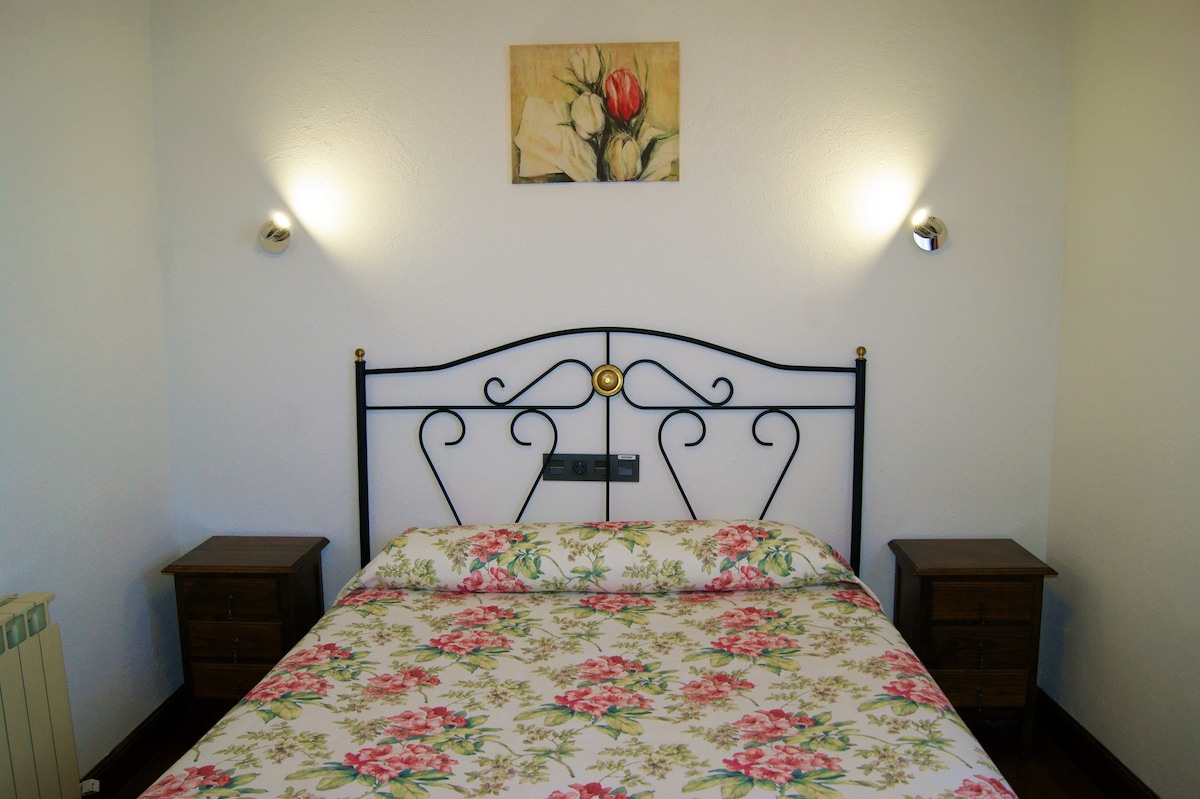 Double bed in Casa Rural Arboliz