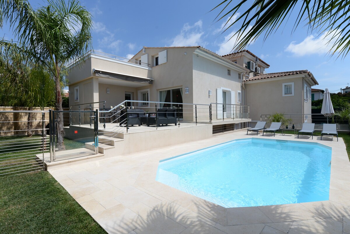 VILLA Bord de mer - Climatisée - Piscine chauffée