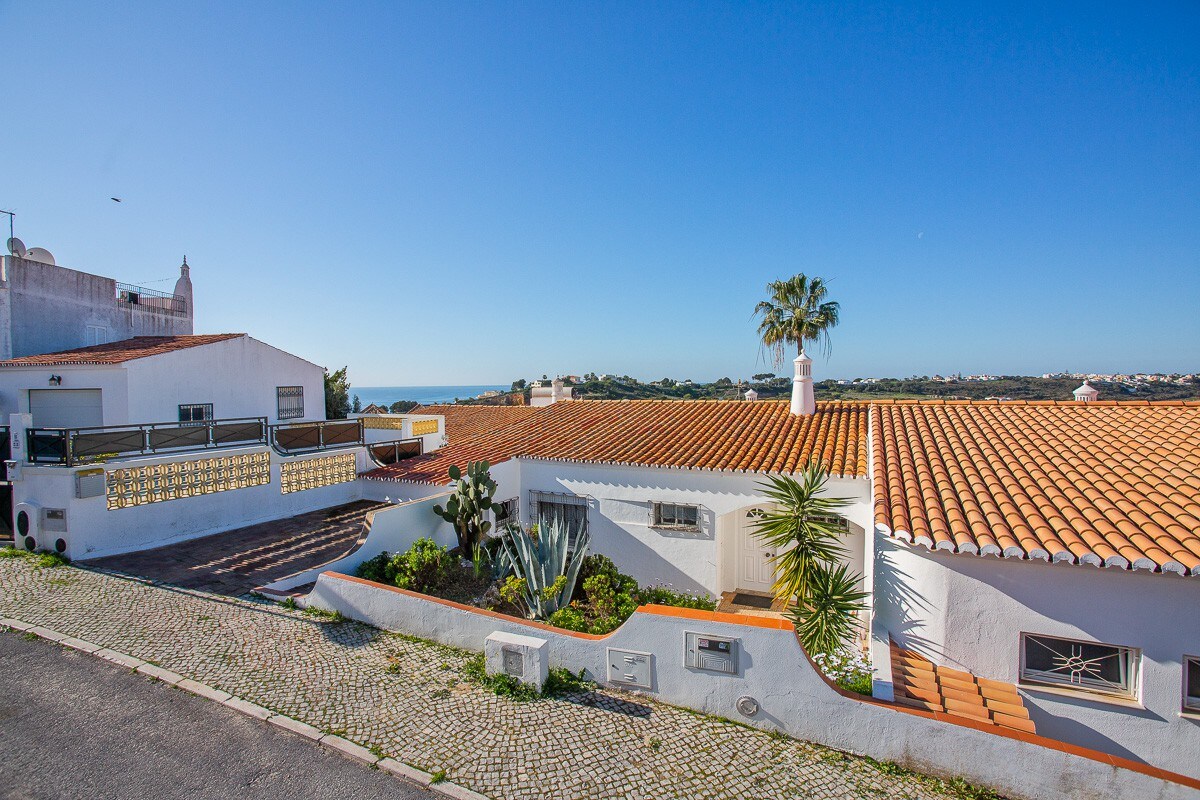 Lovely 3 bed bungalow, A/C, great sea/marina views