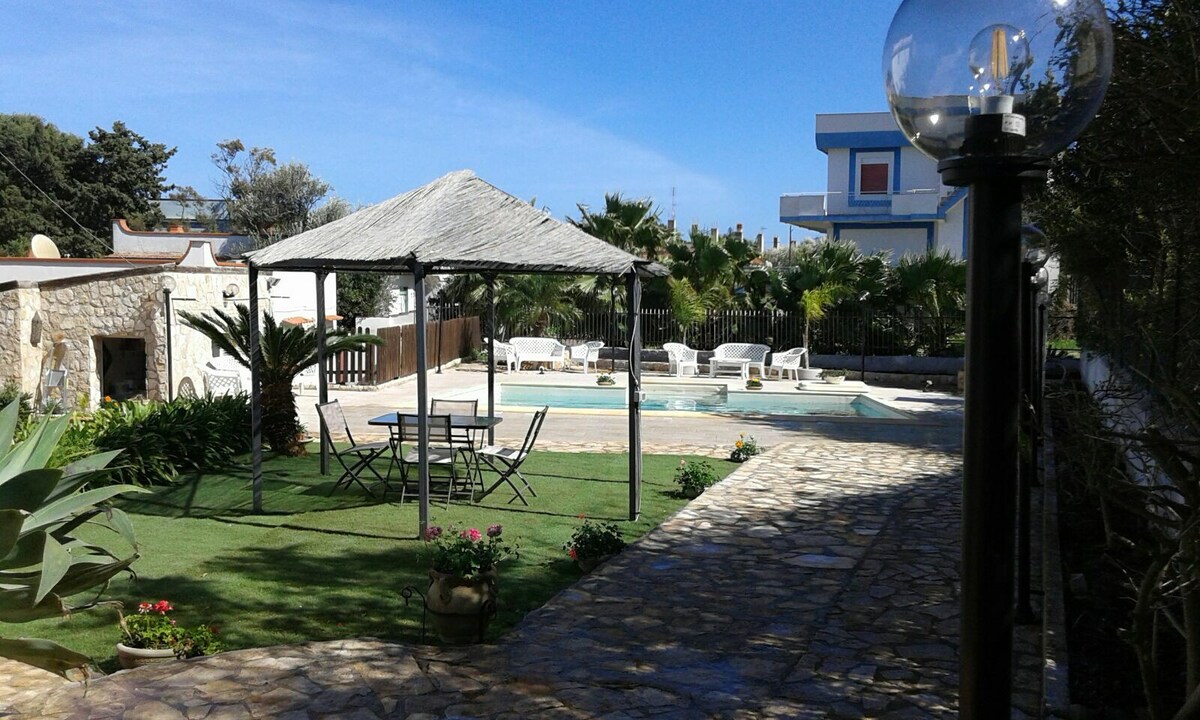 Villa Emelia with pool 250 meters from the sea