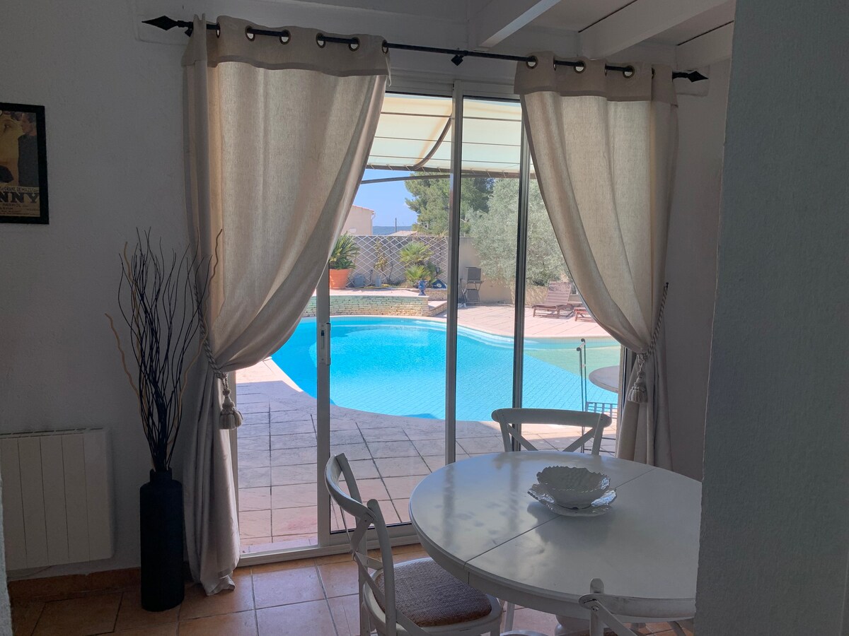 Coeur Provence logement attenant villa piscine