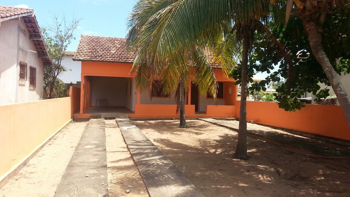 Casa ponto nobre de Santa Clara, vá a pé à praia.