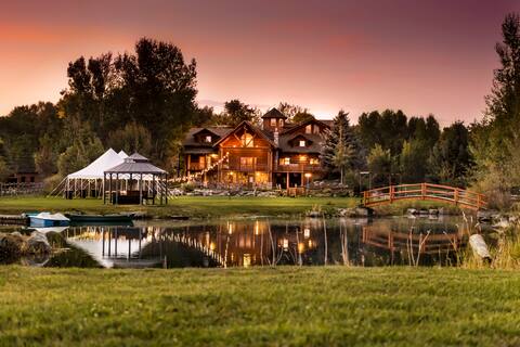 Spacious and Stunning LaBelle Lake Retreat