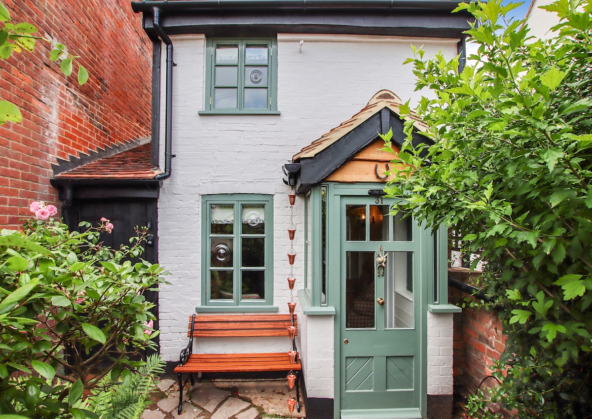 The Cot, Characterious 400 years Cottage.