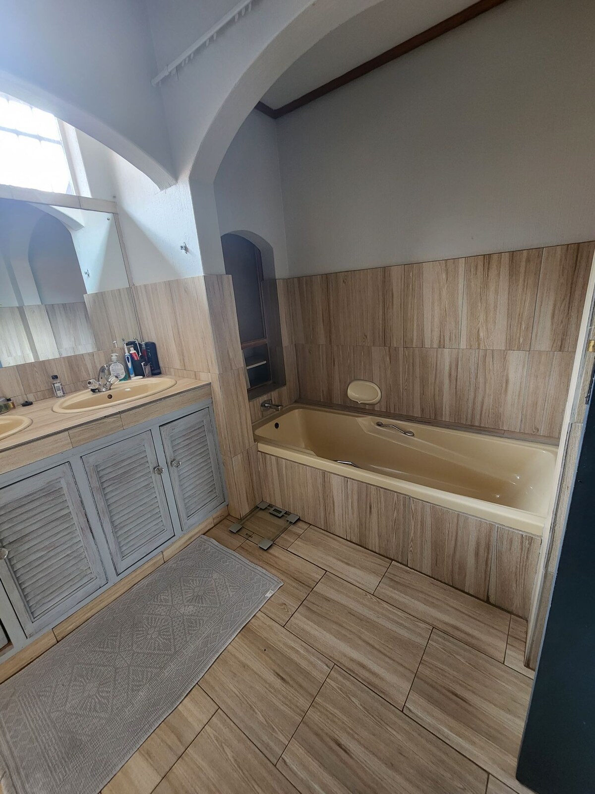 Spacious ensuite 1 bedroom for two in Faerie Glen