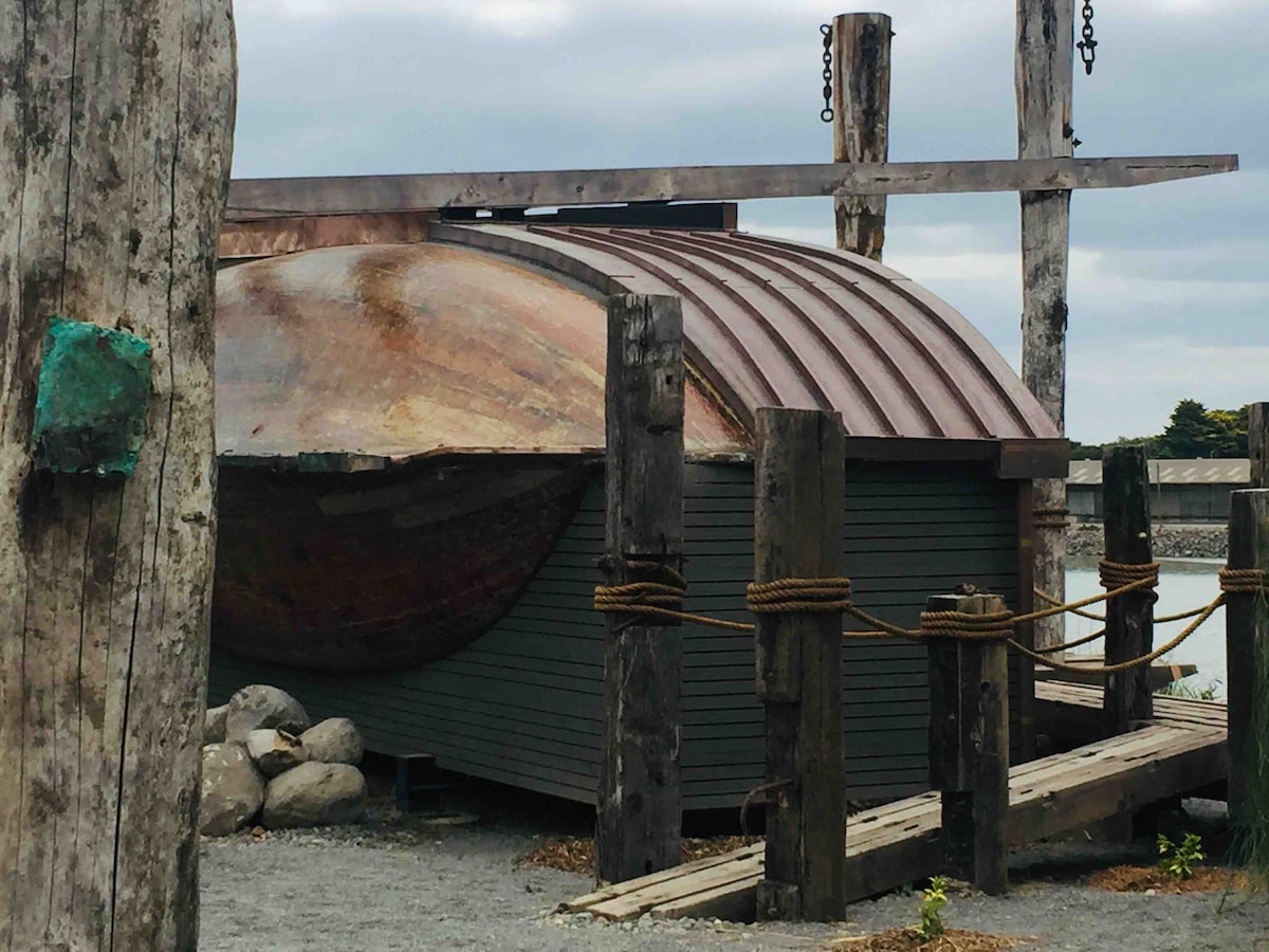 Iona Tiny House: Little House on the Big River