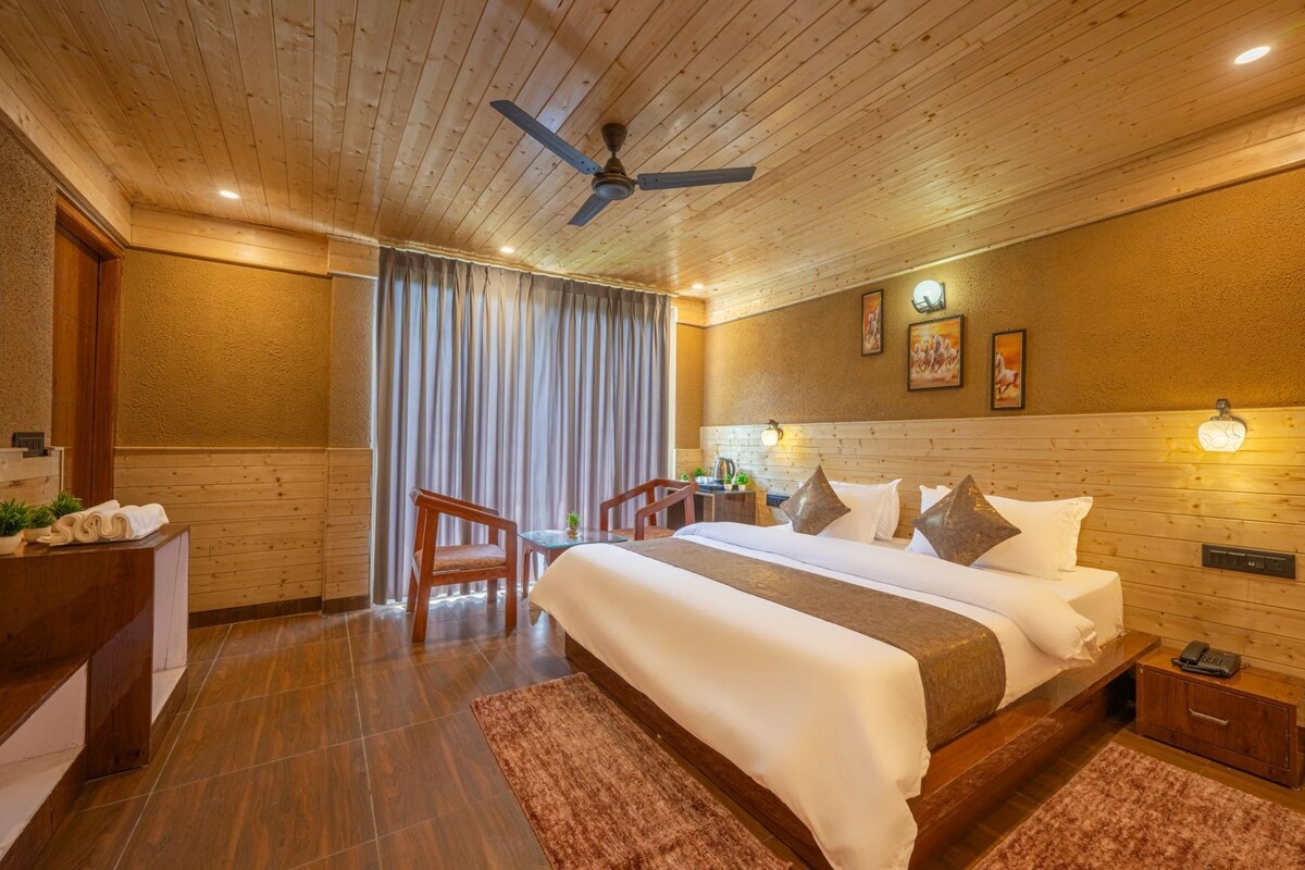 5 Bed Room Pvt Floor Kufri Shimla by Exotic Stays