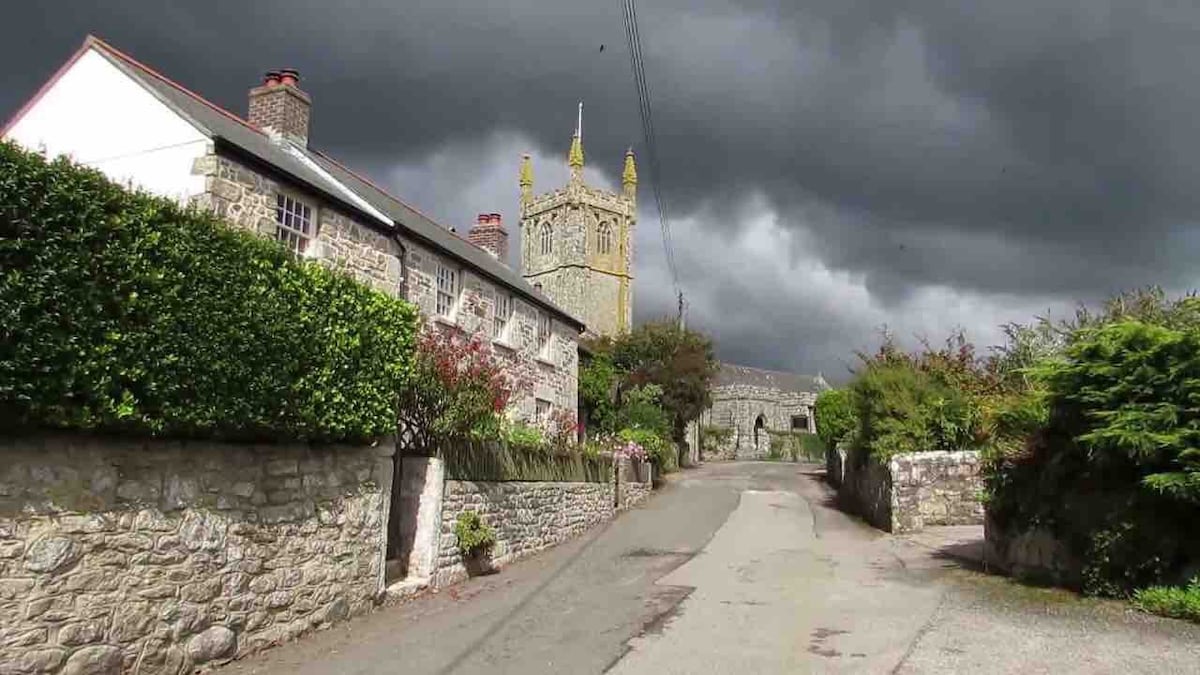 Daphne Cottage Breage ，靠近海岸的Porthleven