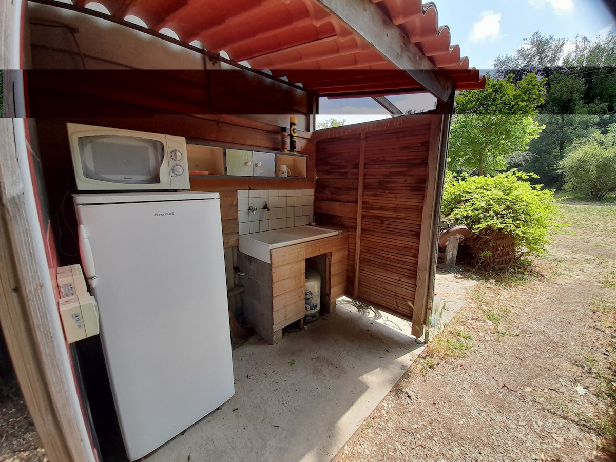 Roulotte pour deux, dans camping à la ferme bio