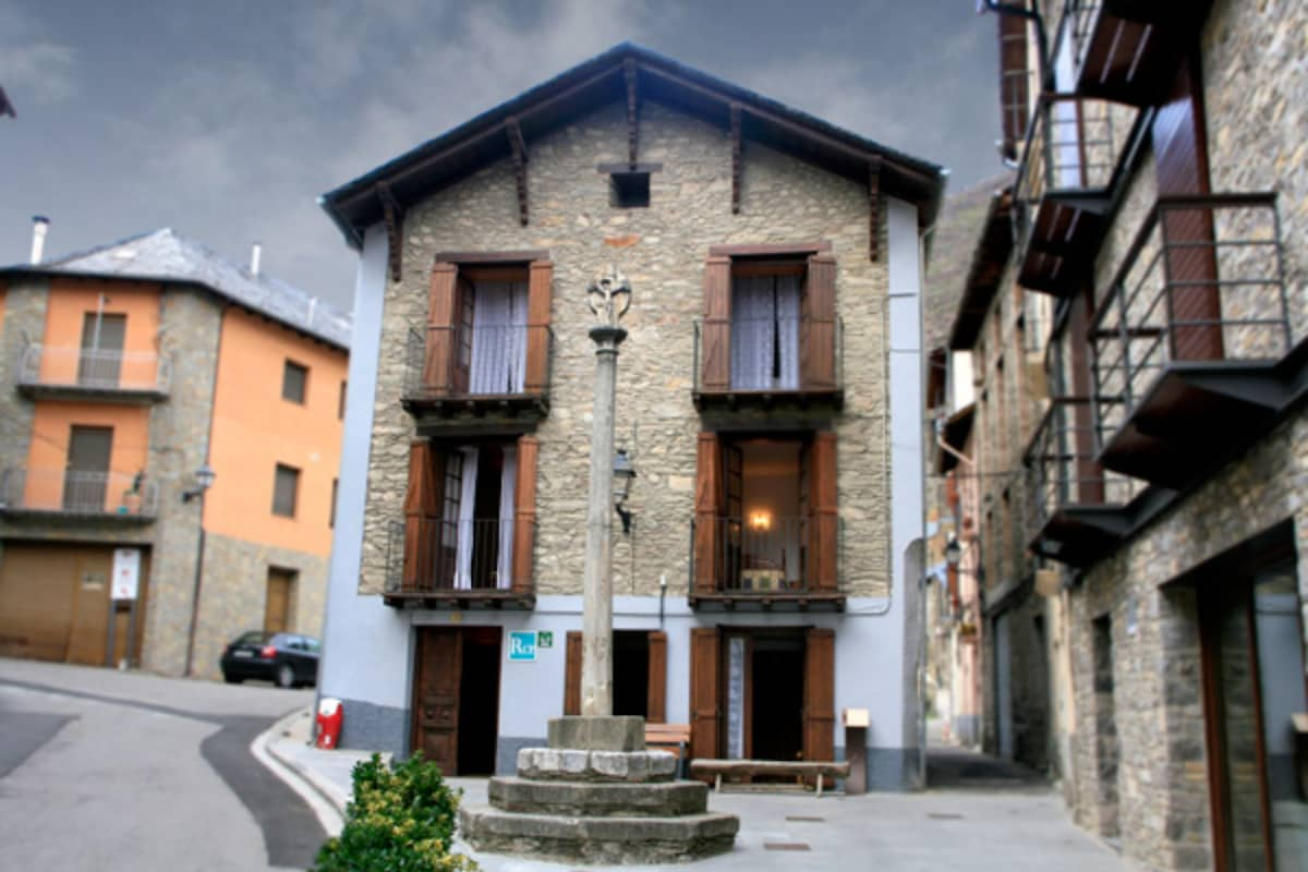 Casa l'Oficial d'Esterri