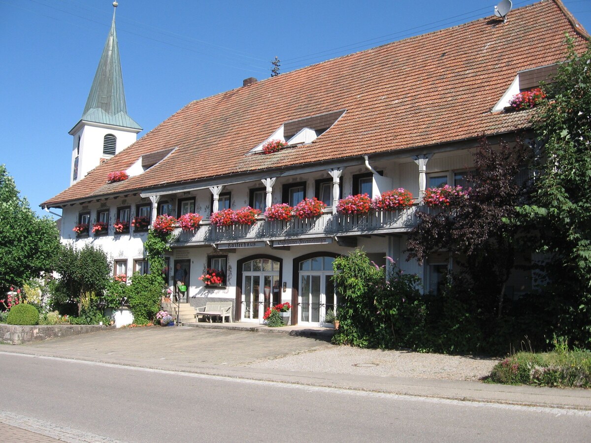 Pension Kaiserhaus, (Ühlingen-Birkendorf),带淋浴间/马桶的5号双人房