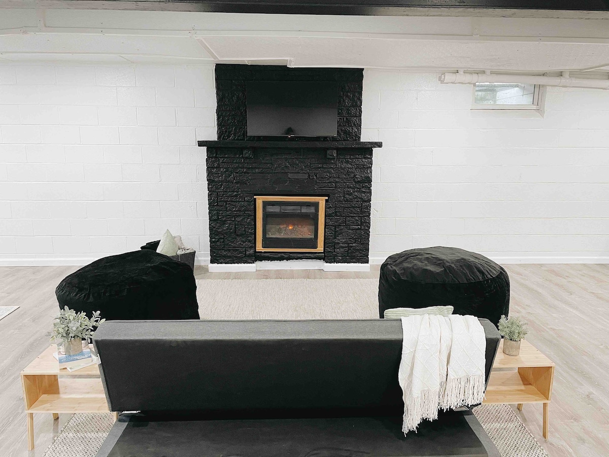 Lancaster Abode-5 mins to RT30, indoor fireplace