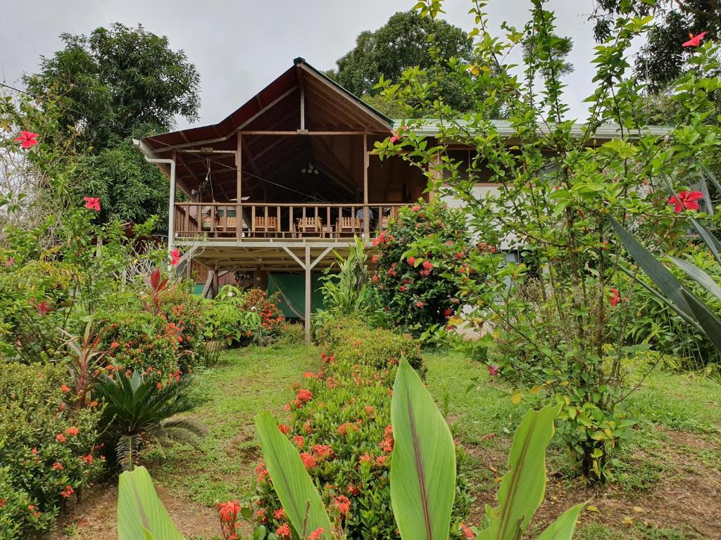 配备齐全的房屋，可俯瞰海湾全景