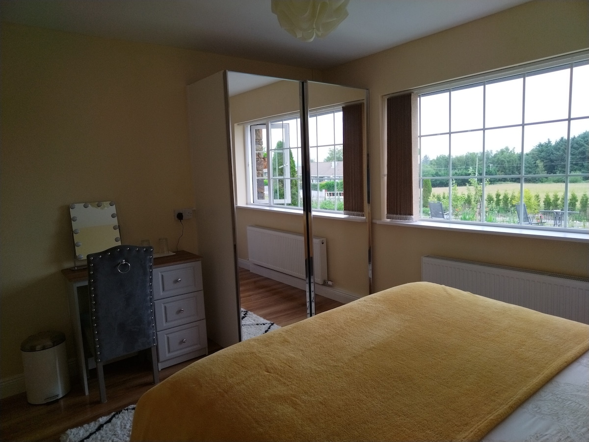 Ensuite double bedroom in Muckross Killarney