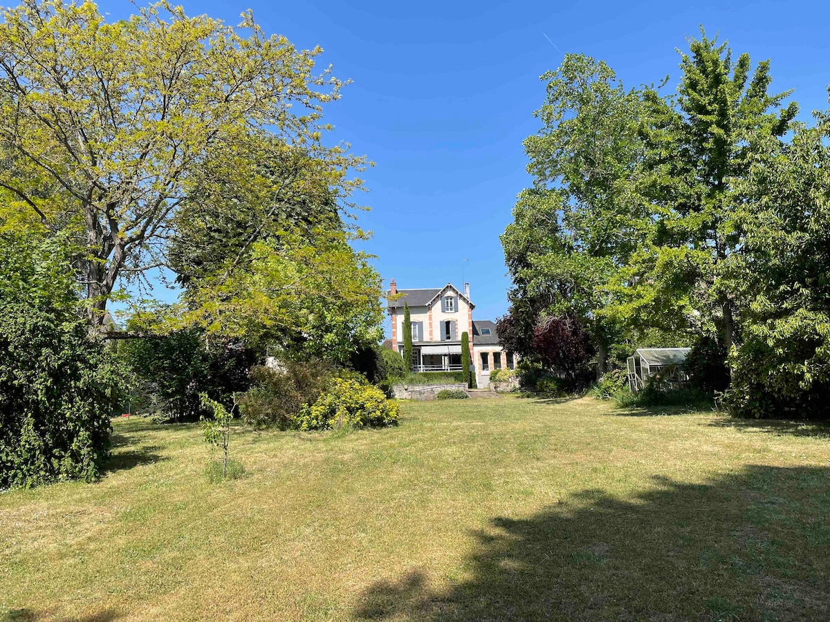 Belle villa avec jardin entre Seine et forêt