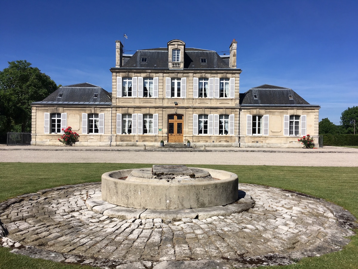 La vie de château, large cottage 15 pers 100 km Paris