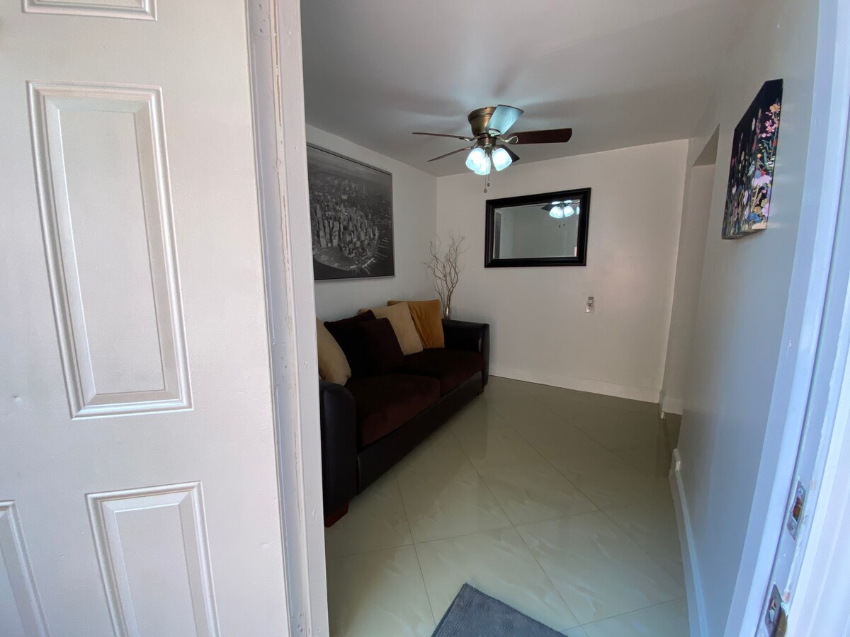 Cozy Apartment in Hialeah Miami lnt. Airport