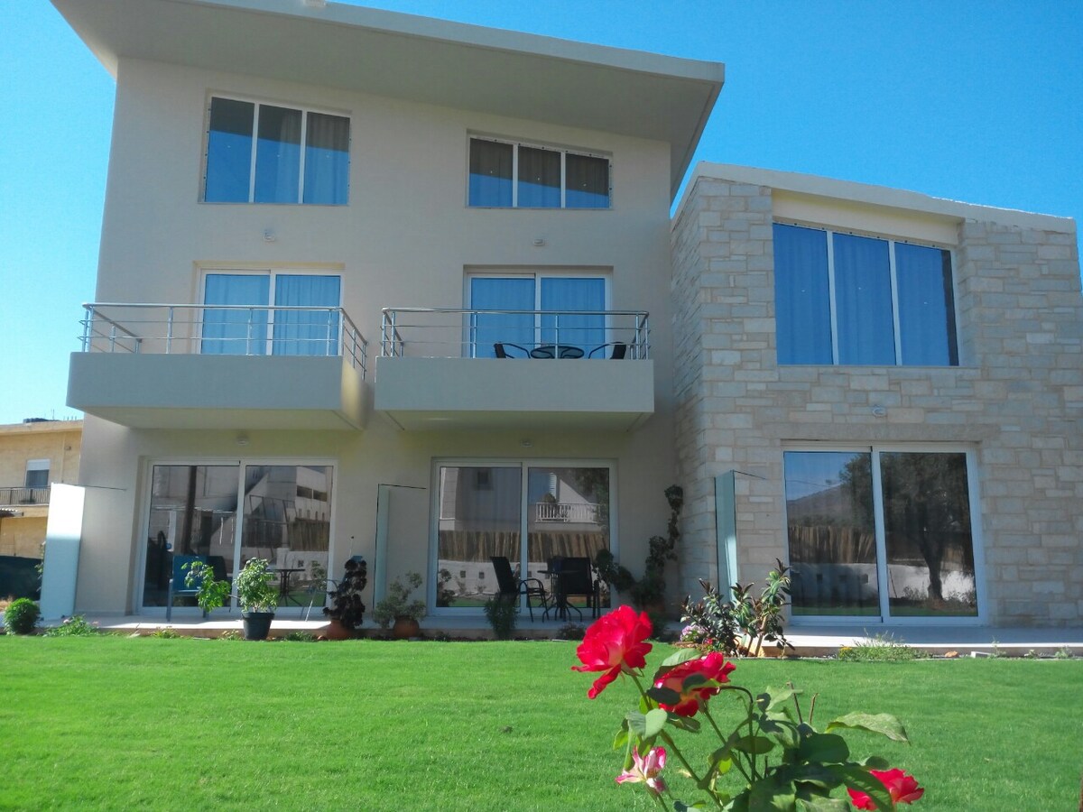 Classy suite with sea and garden view