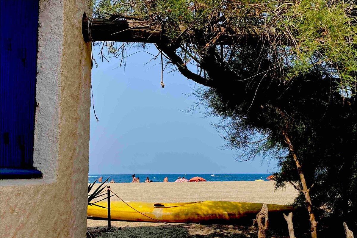 Villa Azé Le Racou : Les pieds dans l'eau