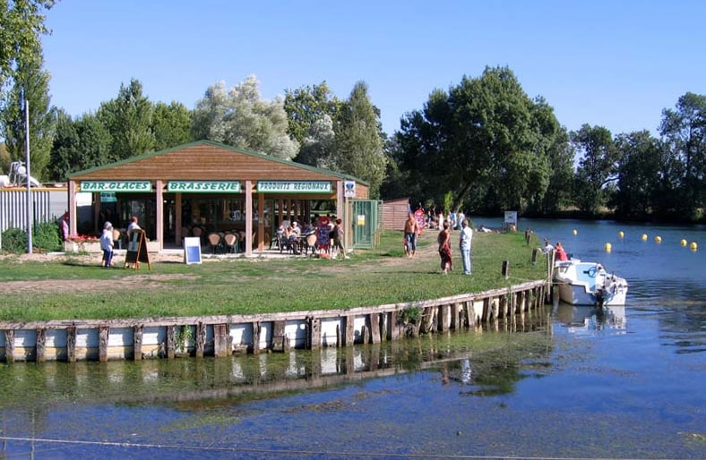 Un camping au fil de l'eau à Chaniers/Charente 27