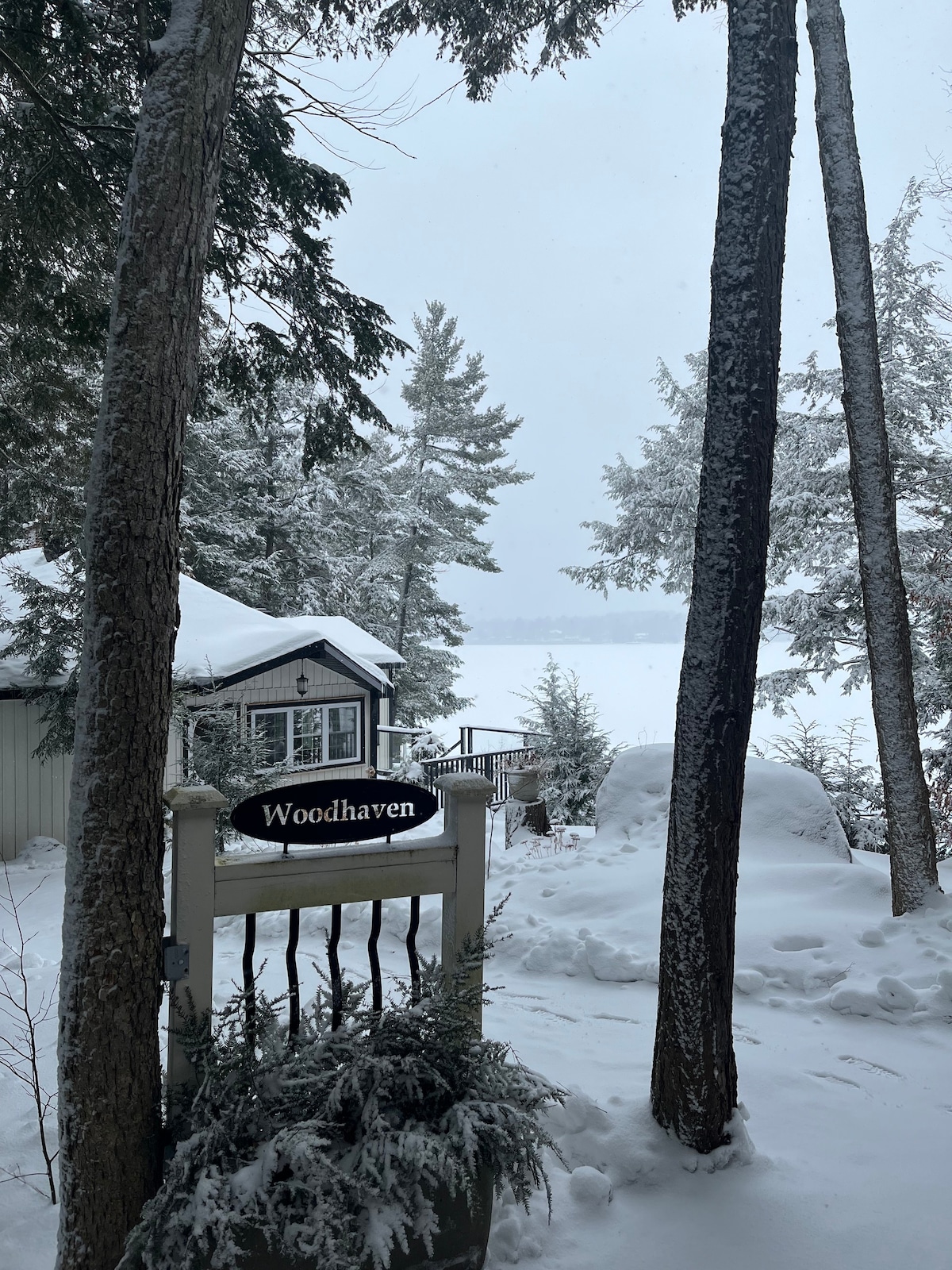 华丽的马斯科卡湖小屋迷人景观Hottub