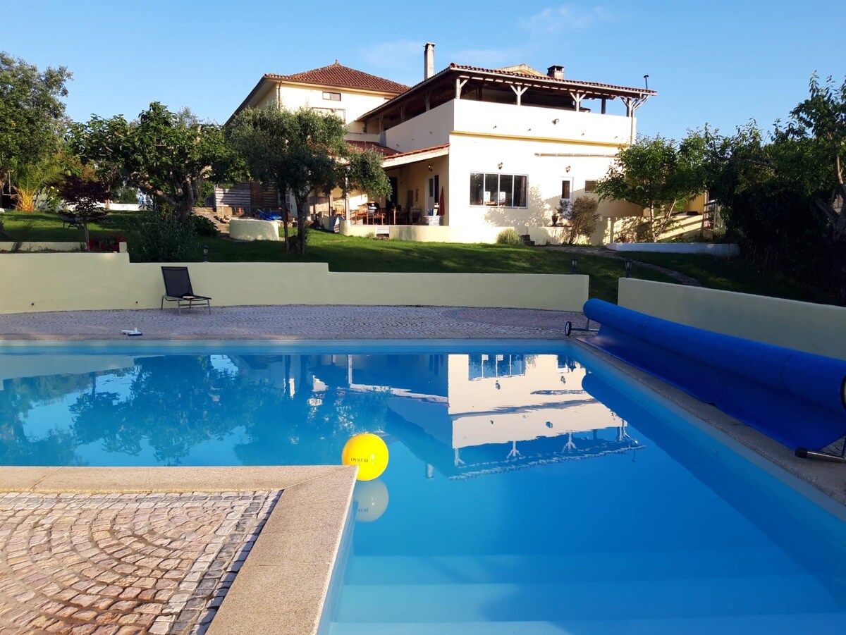 Apartment O Pinheiro with shared pool