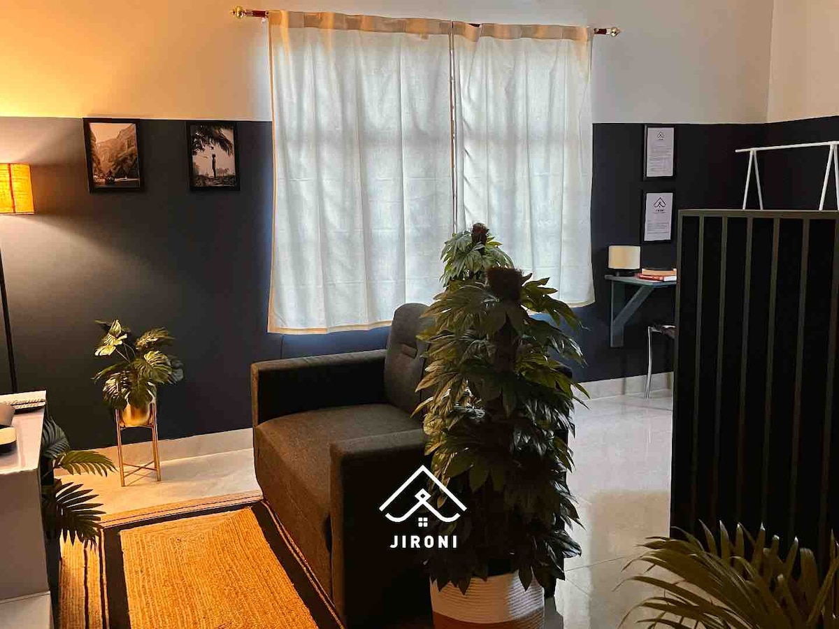 Jironi Room(1)-Modern+Minimal Stay in a 6 BHK