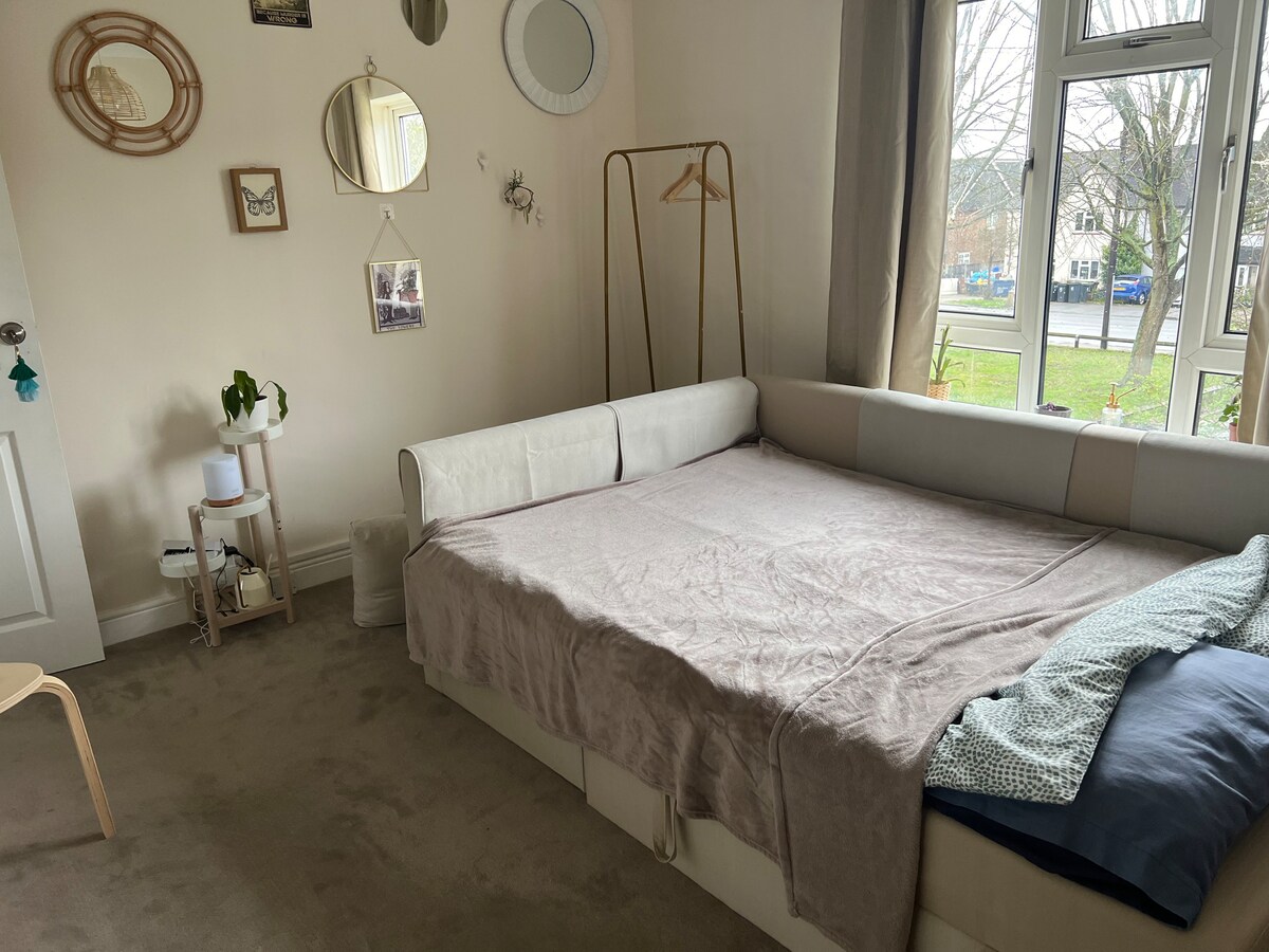 Double room in shared flat Valley Hill, Loughton