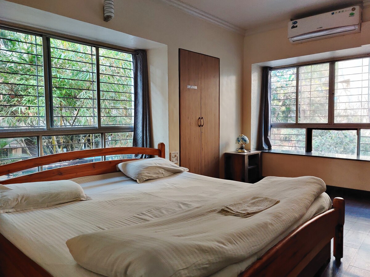 R07 - Koregaon公园的AC单间公寓。