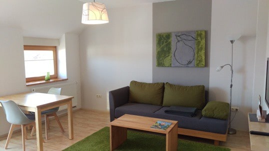 Ferienwohnungen Gästezimmer Familie Neubert (Nordheim), Ferienwohnung Quitte (50 m²) mit großem Südost-Balkon