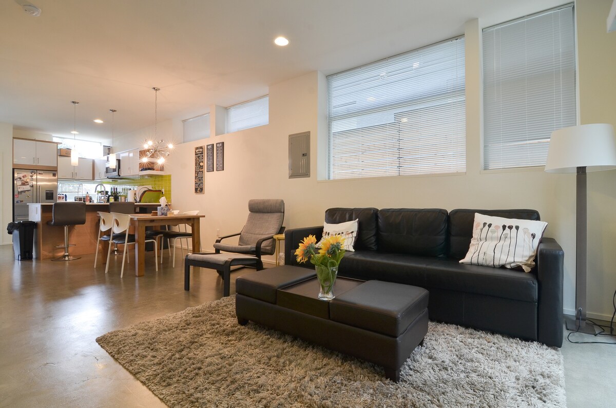 Private Room in Townhome near Capitol Hill