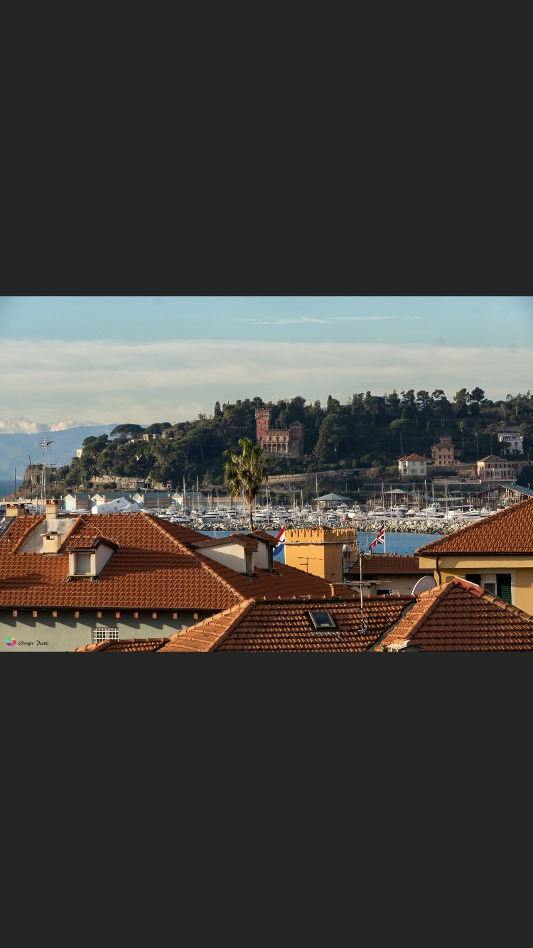 Varazze delizioso ultimo piano vista mare