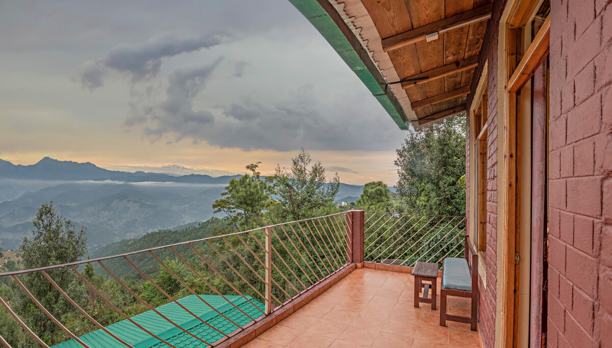 Superior Room | Panoramic Mountain-view | Ranikhet