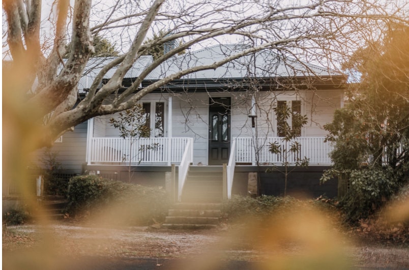 The Old Dairy: Rustic Mountain Cottage, Katoomba