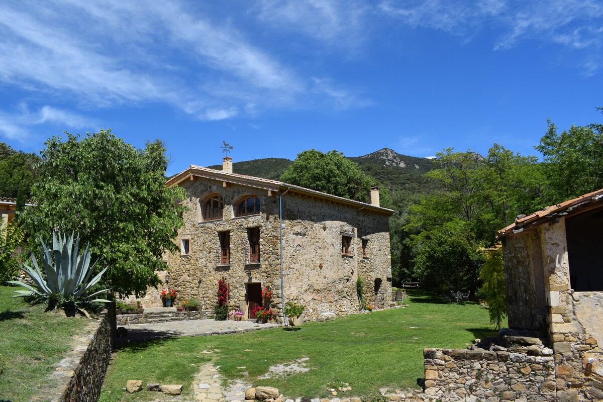 " Can Pedragós" farmhouse in the "Alta Garrotxa"