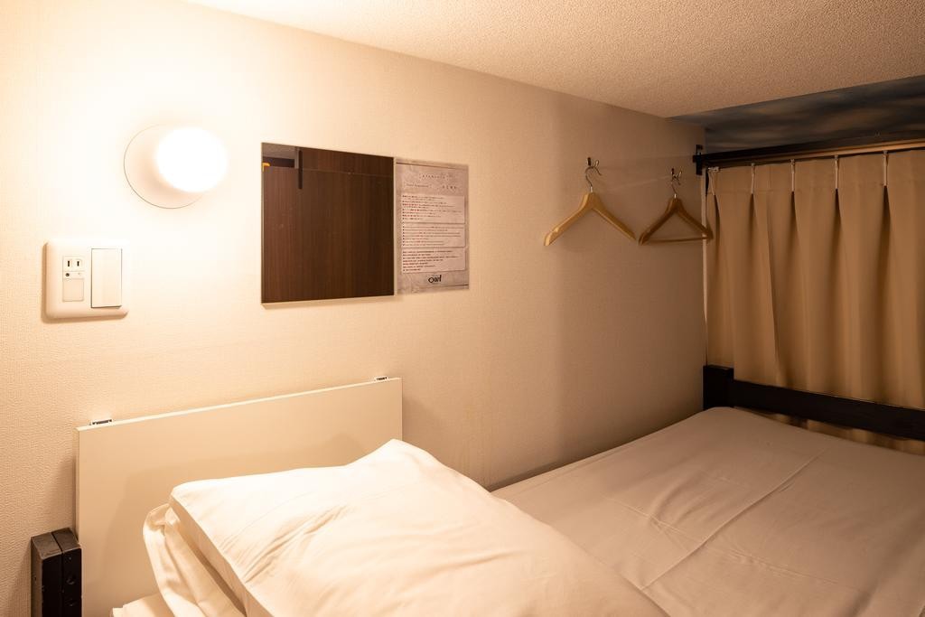 [京成日暮里站东口步行2分钟]女性专用宿舍间 1个上铺床位