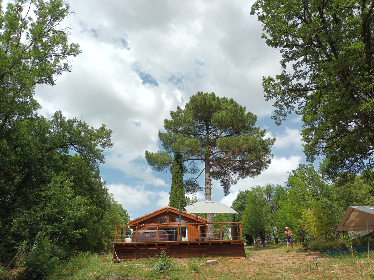 Séjour en amoureux dans un chalet avec jacuzzi Spa