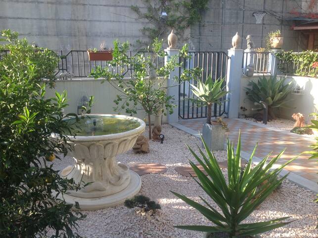 Giardini Naxos的民宿