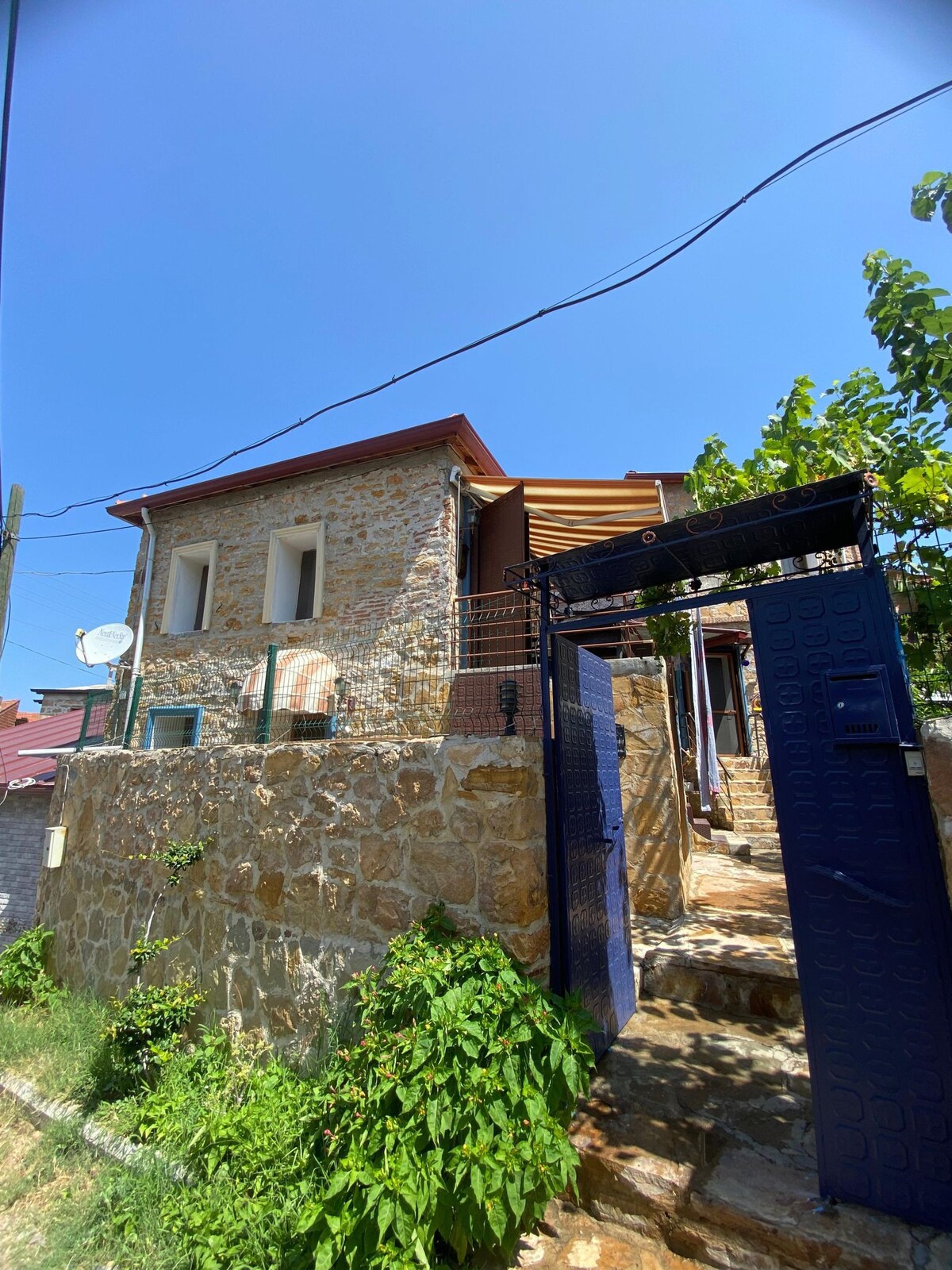 Pelitköy/Burhaniye Village Center的Stone Village House