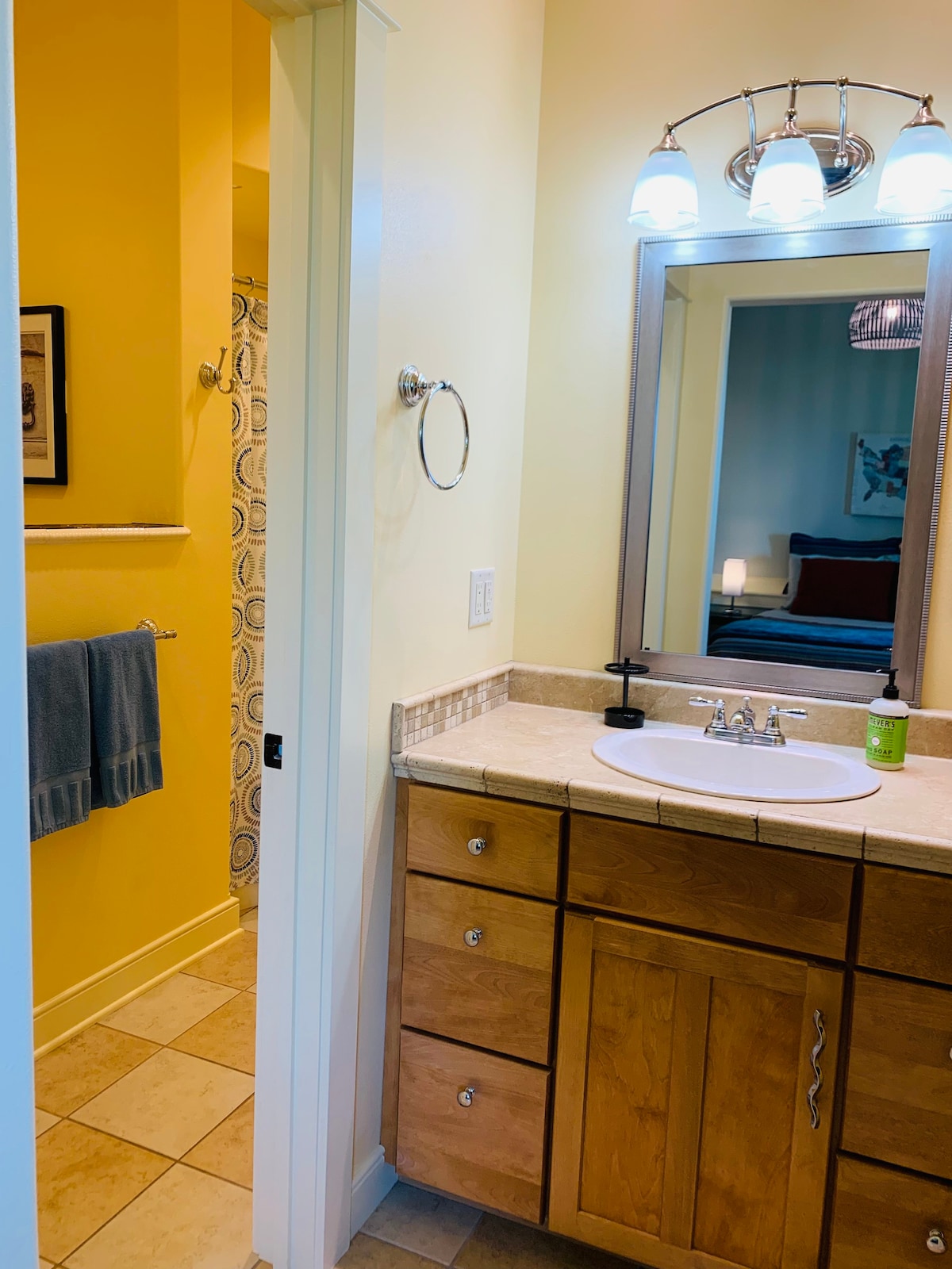 Lookout View Bedroom-Private Bath