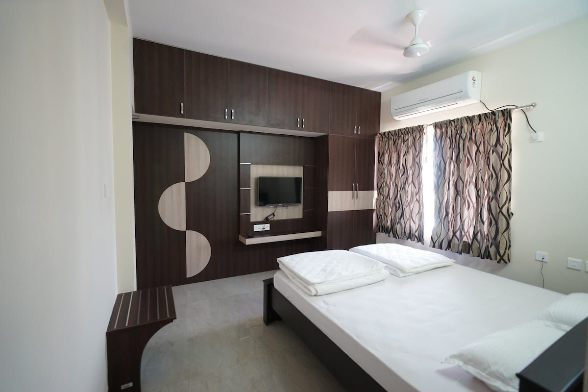Premium Suite-1 BHK酒店式公寓2Adult +1名居室