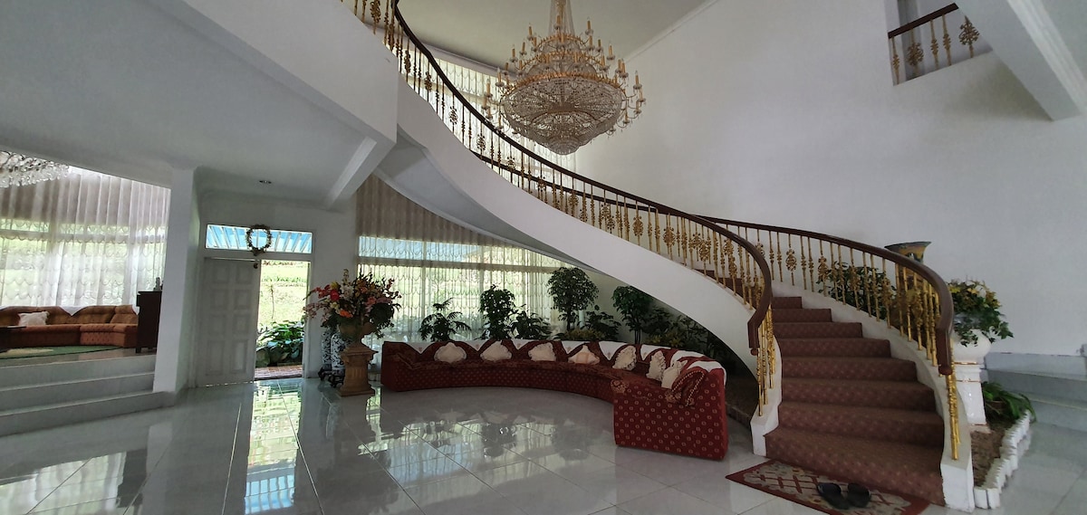 Villa Megamendung ， Puncak