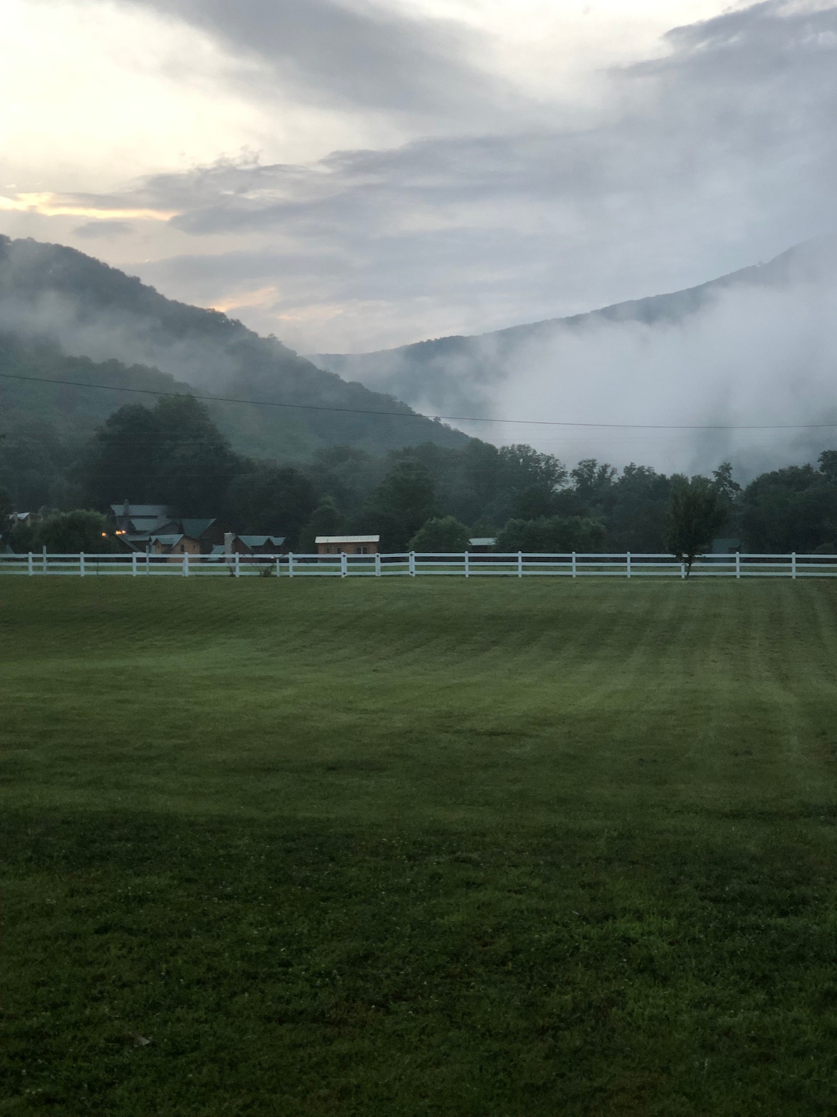 Creekside Cottage Maggie Valley, NC