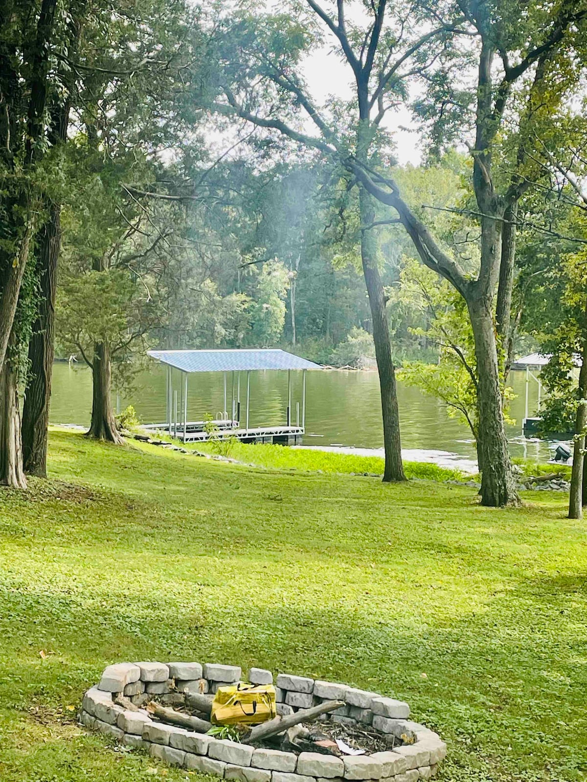 Lakefront private home on Old Hickory Lake w/ Dock