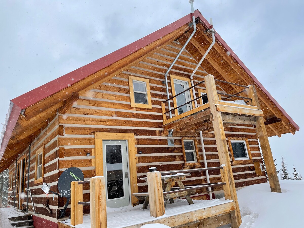 Grayback Lodge – Epic backcountry cabin at 11,400'
