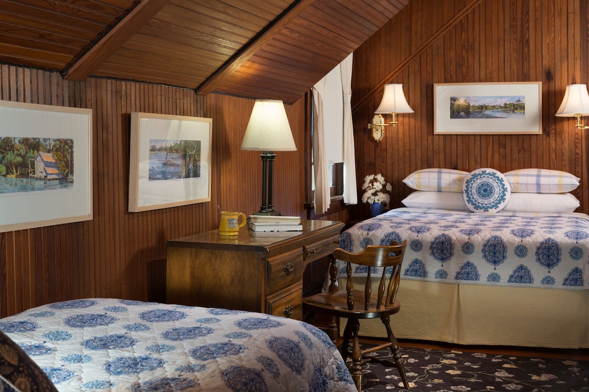 位于Magnolia Springs的Cowen豪华标准双人床和单人床民宿