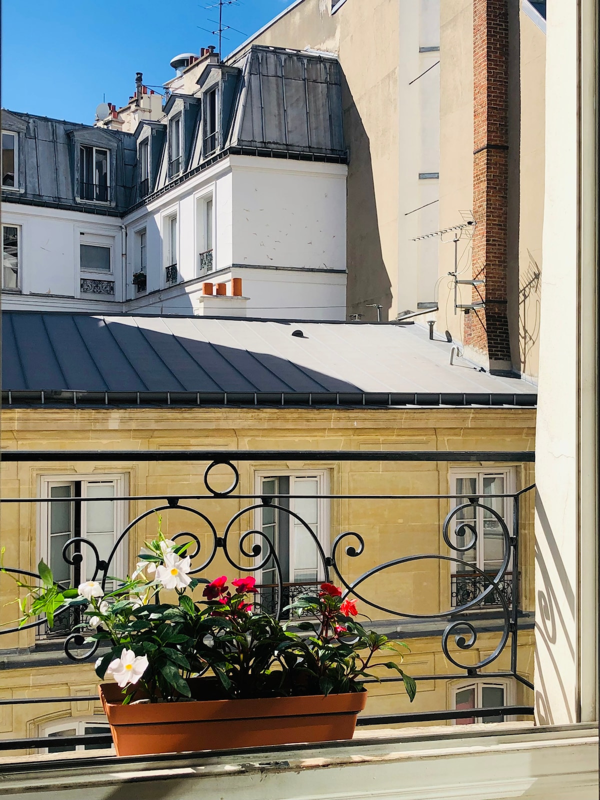 45m2 Cosy Condo, 
Latin Quarter, 5 mins Notre Dame